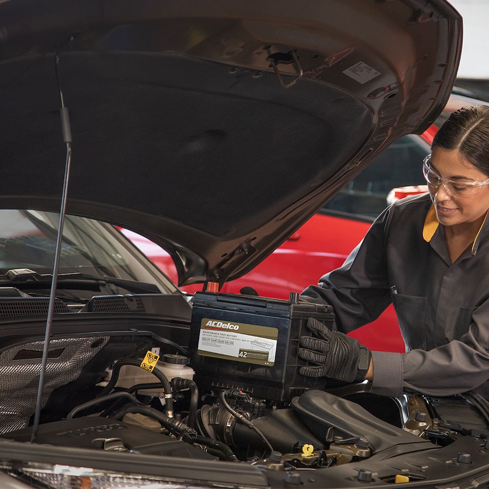 El Servicio Certificado Buick solo emplea GM Genuine Parts y ACDelco, las cuales cuentan con certificación de calidad