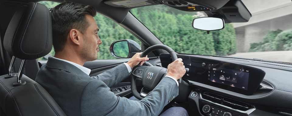 Cuando estrenas tu SUV Buick también quedas suscrito al programa de Asistencia en el camino GM como valor agregado. ¡Viaja con tranquilidad sabiendo que nuestros distribuidores autorizados Buick están para servirte!